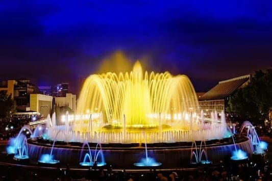 10 Ways Fountains Enhance Public Spaces